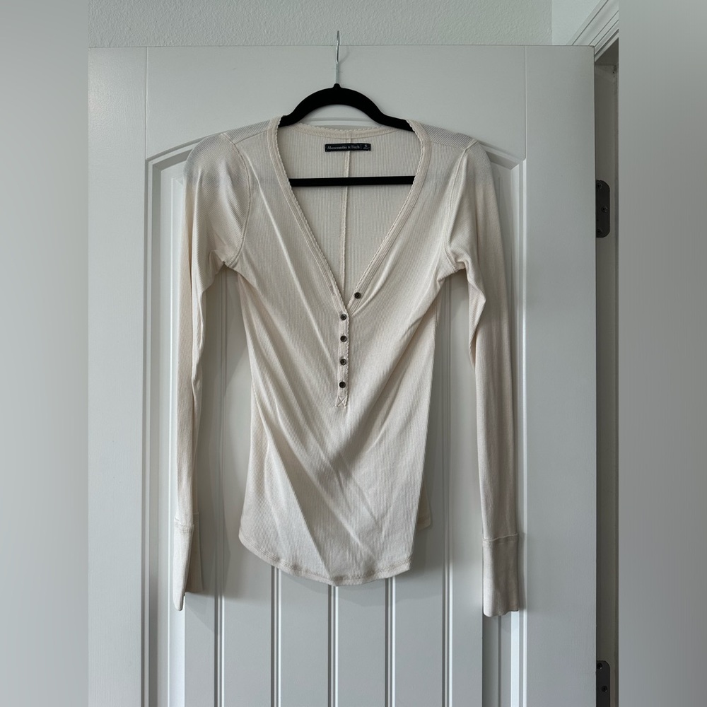 ABERCROMBIE & FITCH LONG SLEEVE HENLEY